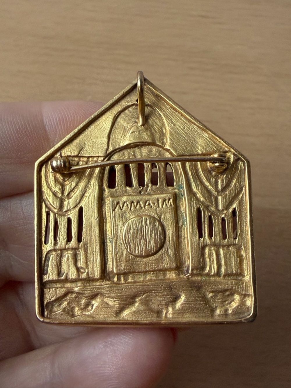 VINTGE MMA METROPOLITAN MUSEUM OF ART SYNAGOGUE JEWISH TEMPLE PENDANT BROOCH PIN - Picture 3 of 16